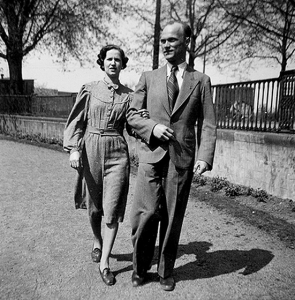 Lisa und Bubi bei einem Spaziergang in Berlin