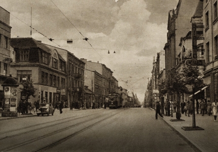 Postkarte mit Ansicht der "Adolf-Hitler-Straße" in Litzmannstadt (Lodz)