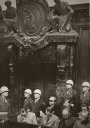 Die Hauptangeklagten: 1. Reihe: Göring, Heß, Ribbentrop, Keitel 2.Reihe: Dönitz, Räder, von Schirach